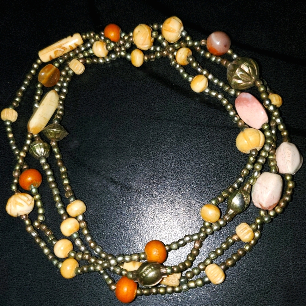 🤎Beautiful Beaded & Stone Necklace 🤎